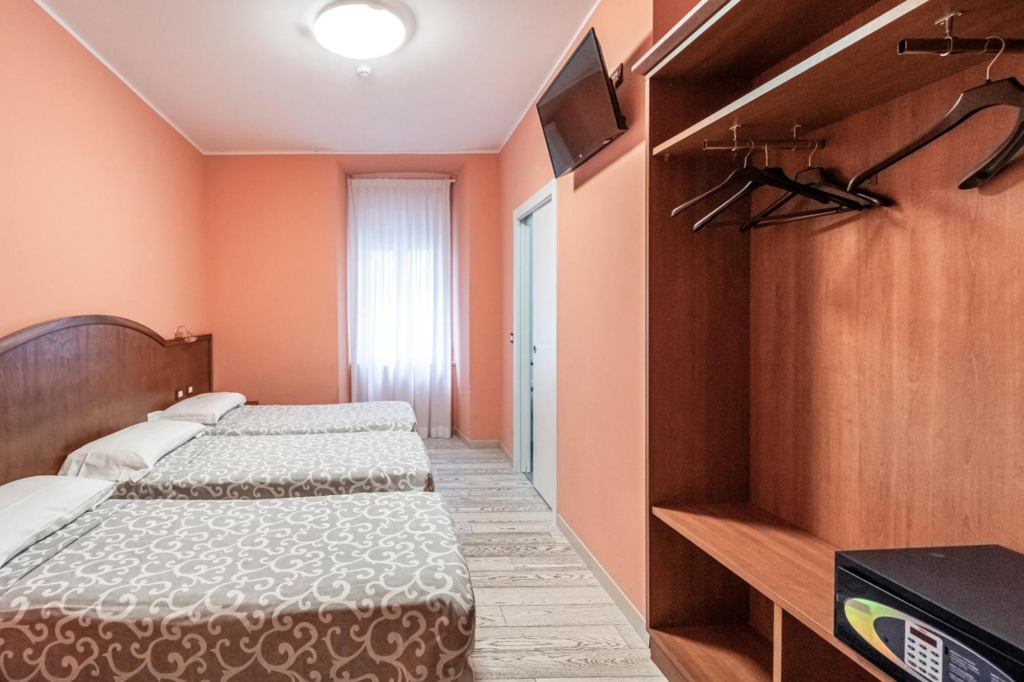 Hotel Italia ตรีเอสเต ภายนอก รูปภาพ